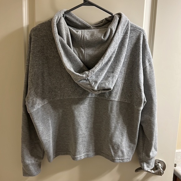 Two tone grey cropped hoodie. - Picture 4 of 4